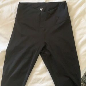 Crossover v waist black leggings